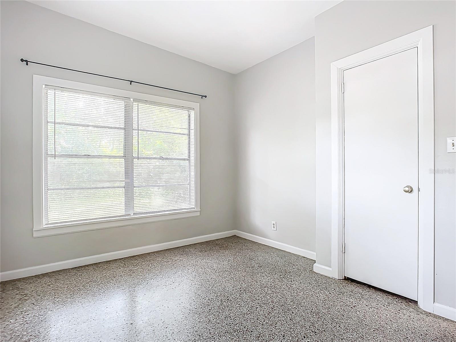 141 PINECREST DR