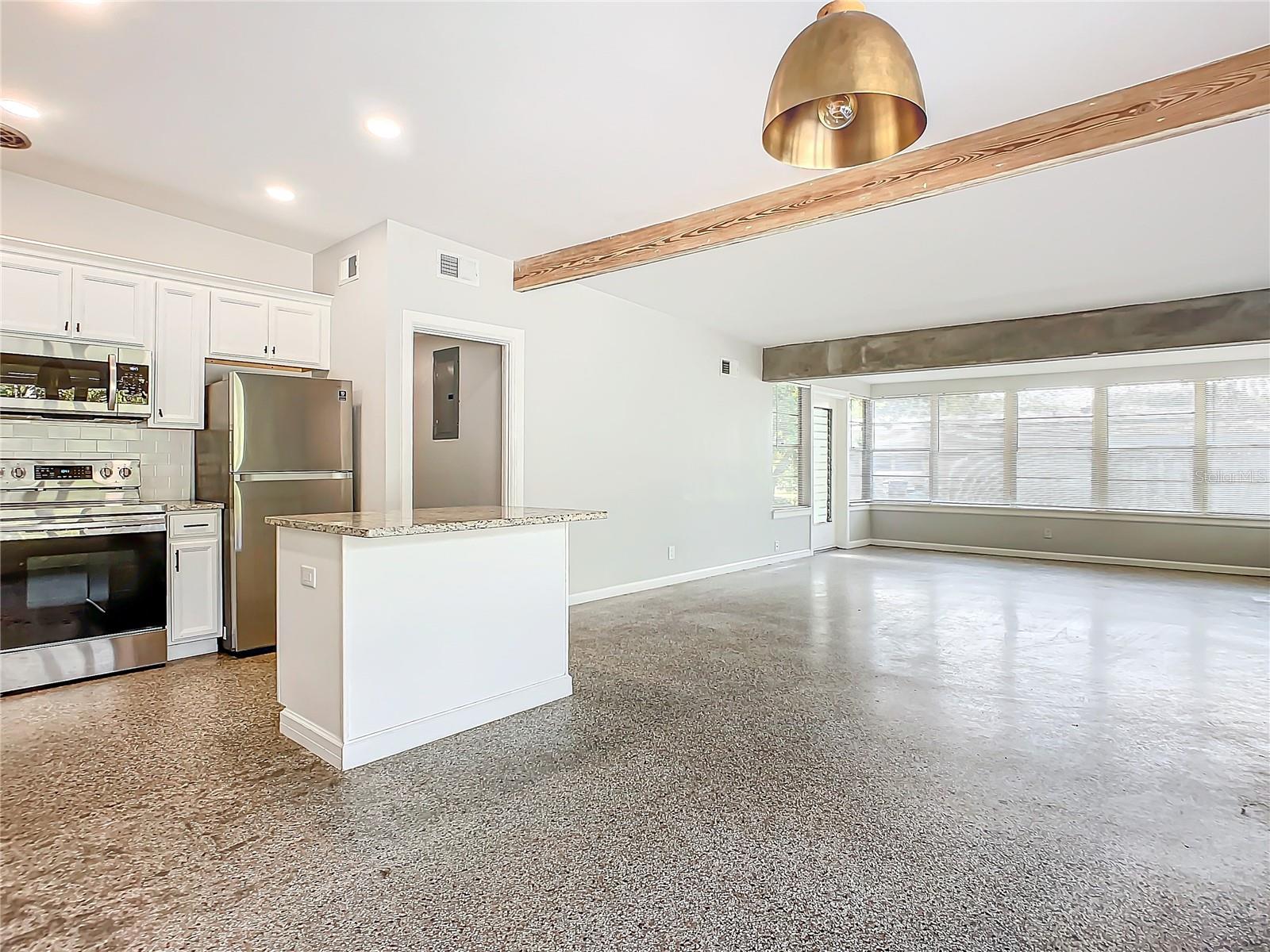 141 PINECREST DR