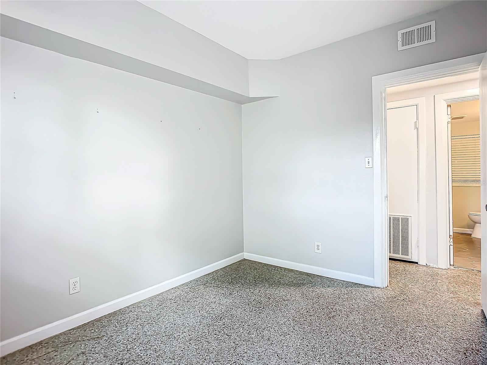 141 PINECREST DR