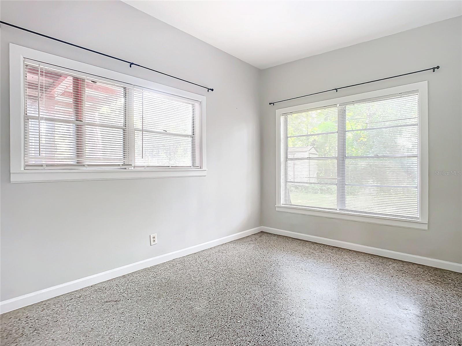 141 PINECREST DR