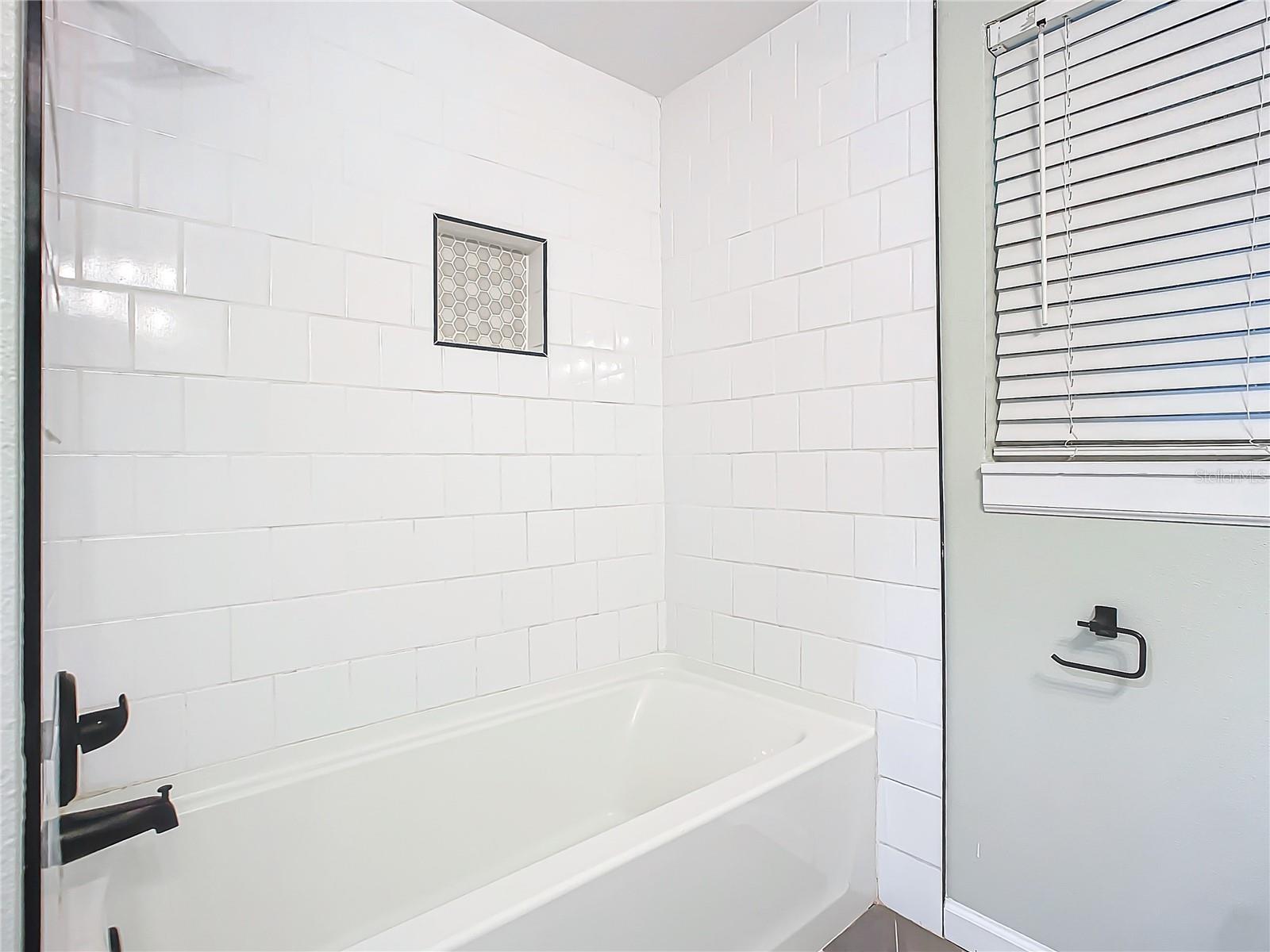 141 PINECREST DR