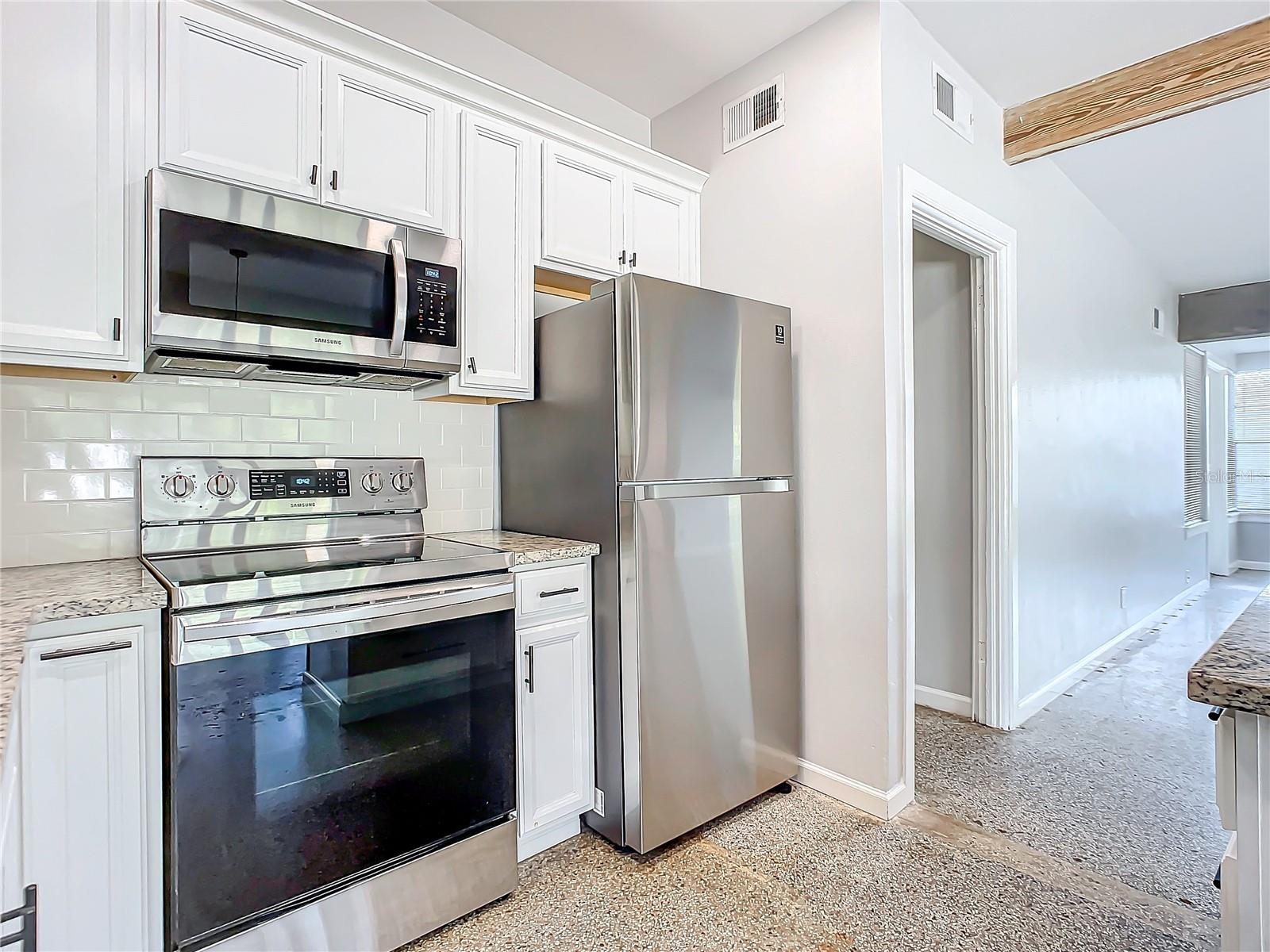 141 PINECREST DR