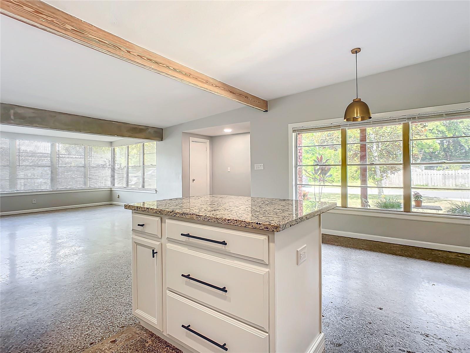 141 PINECREST DR
