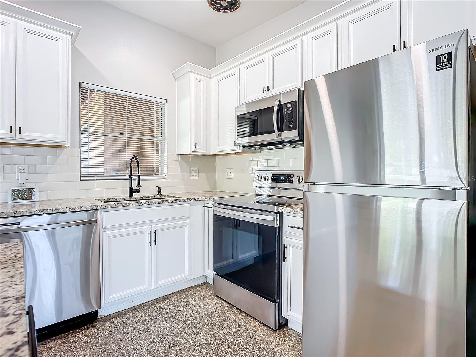 141 PINECREST DR