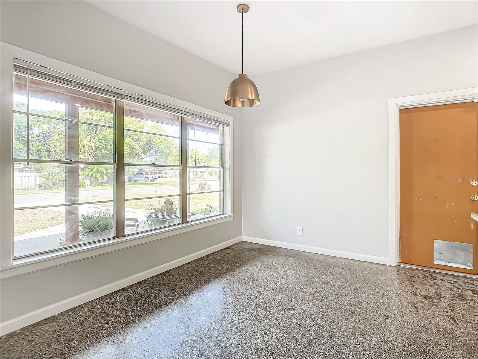 141 PINECREST DR