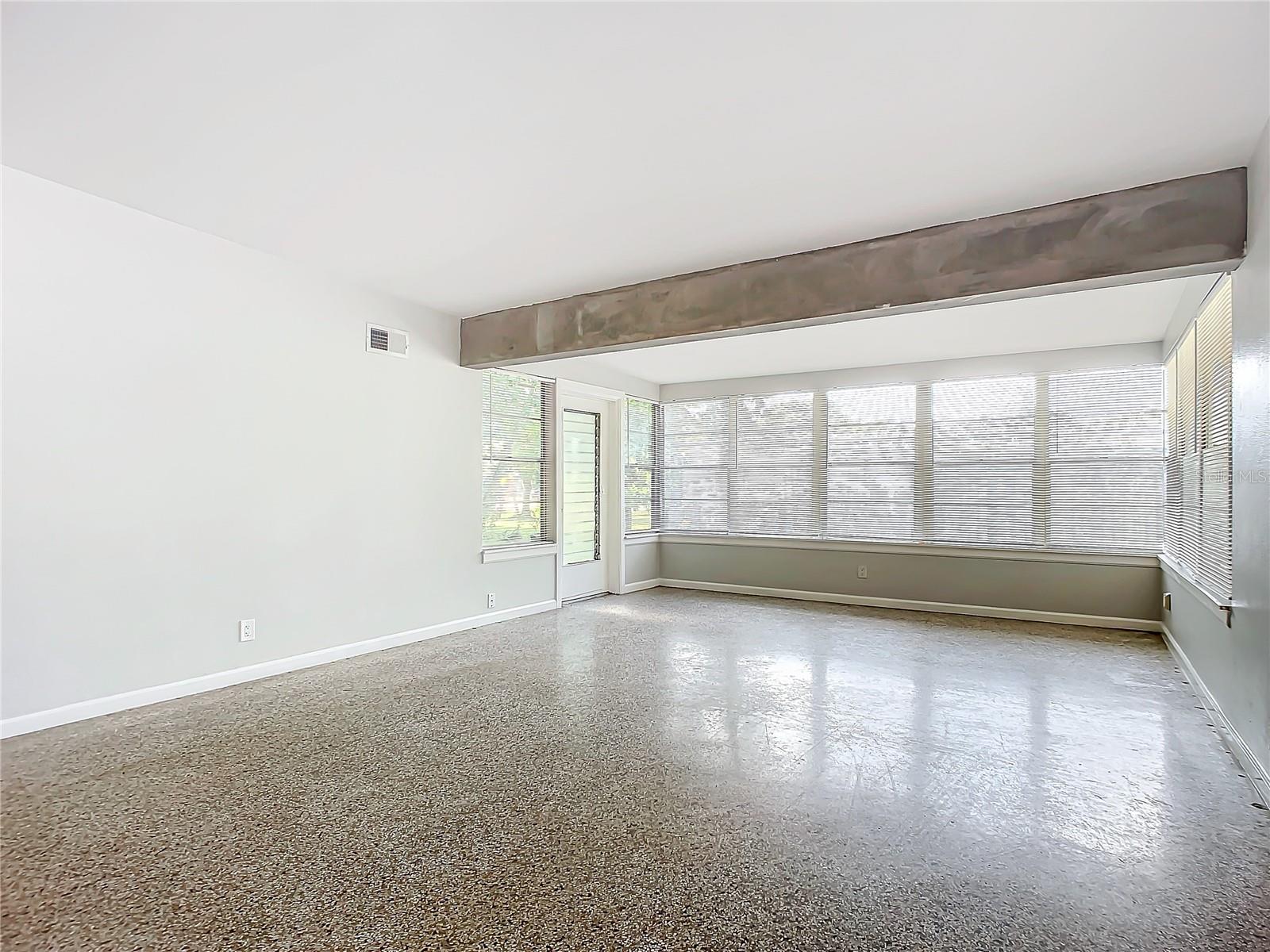 141 PINECREST DR
