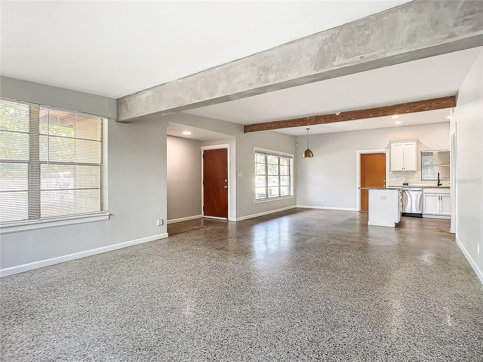 141 PINECREST DR