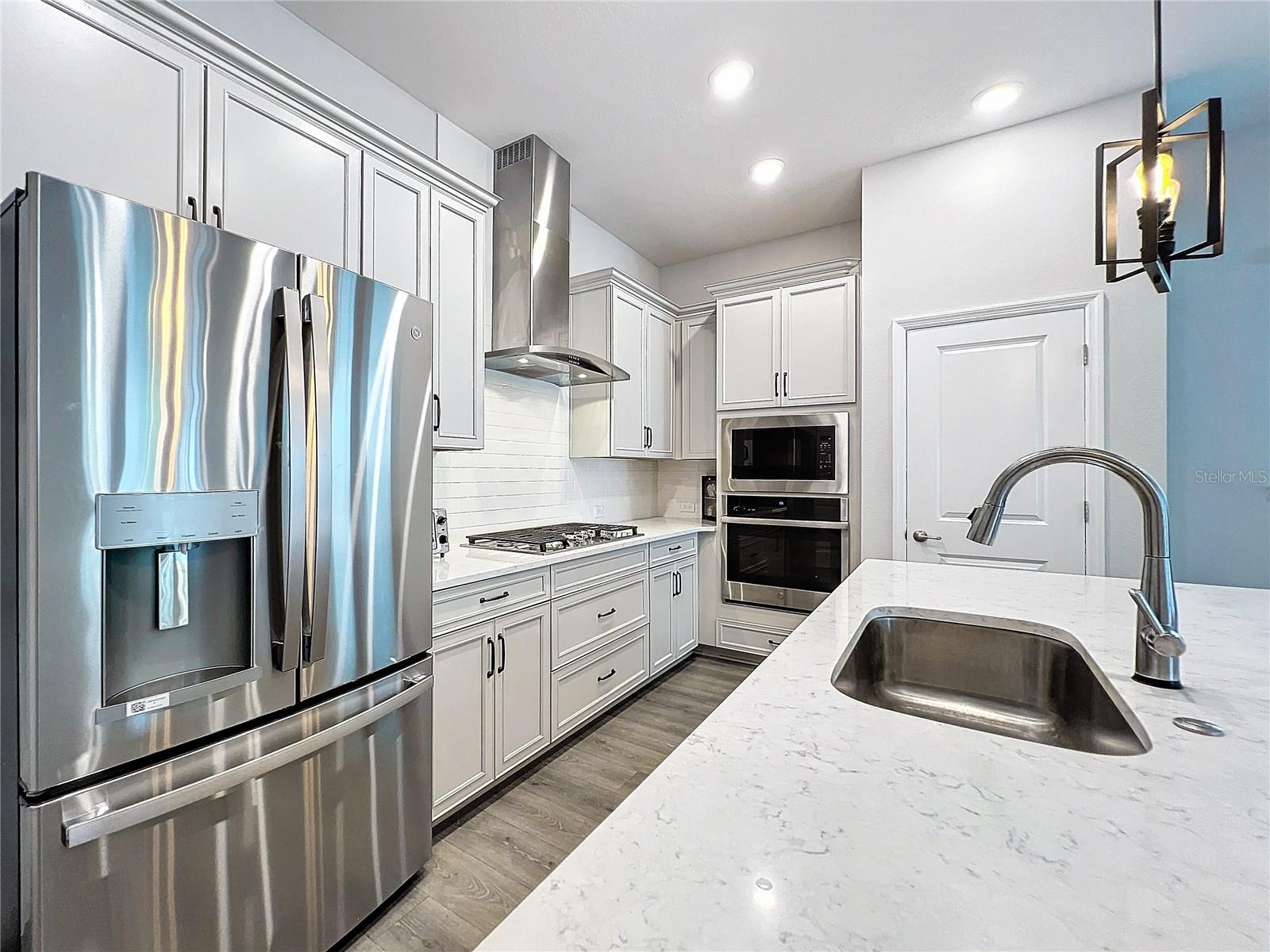 565 WISHBONE LN