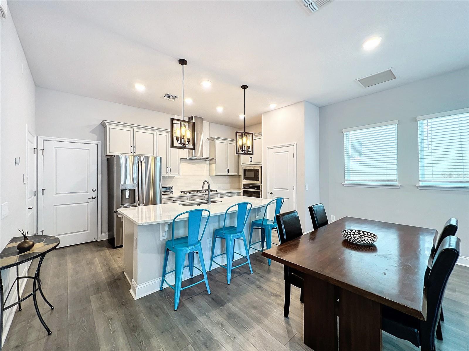 565 WISHBONE LN