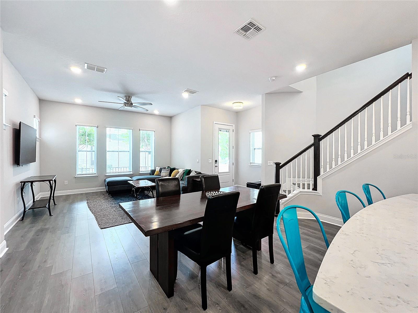 565 WISHBONE LN