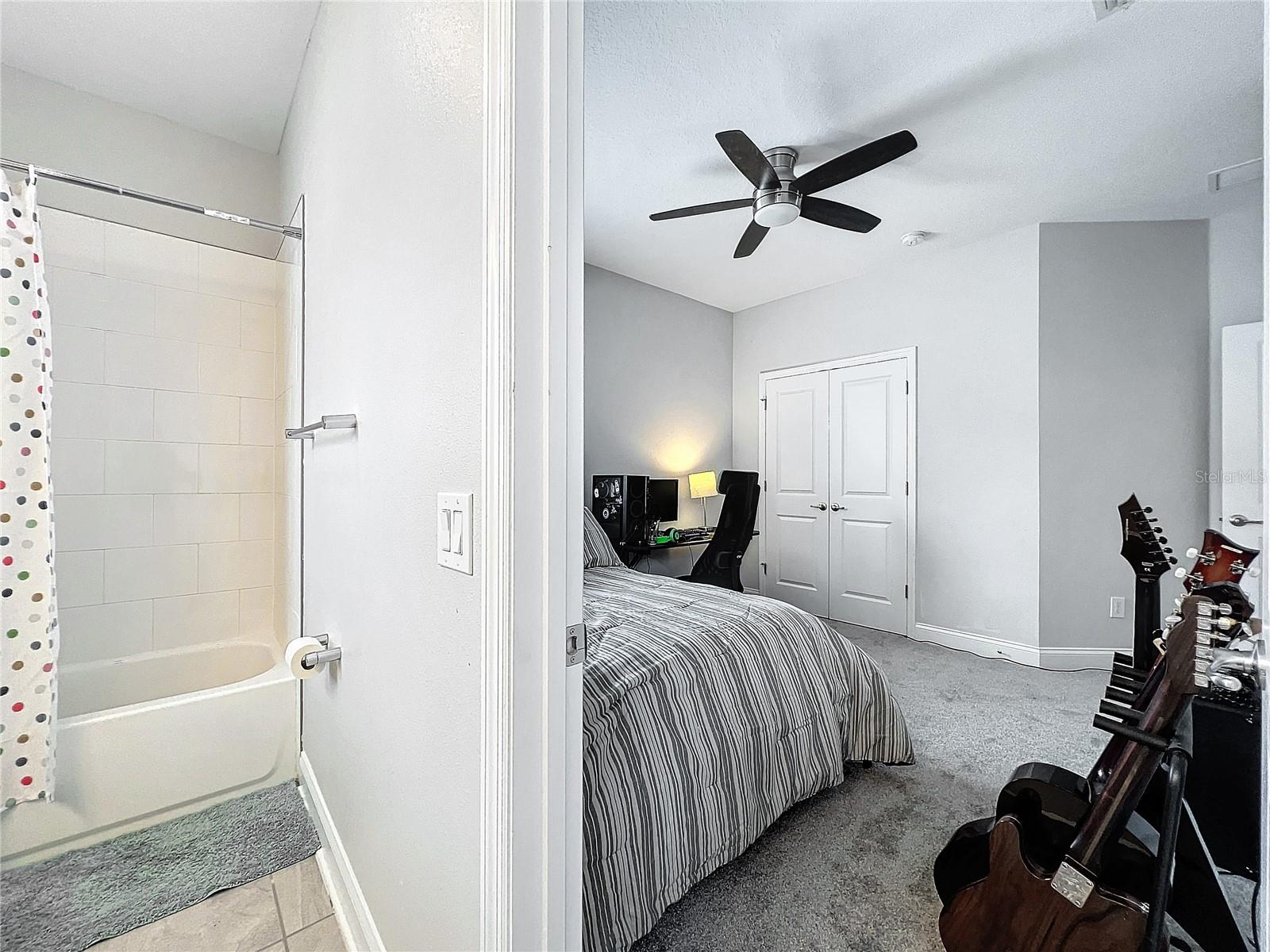 565 WISHBONE LN