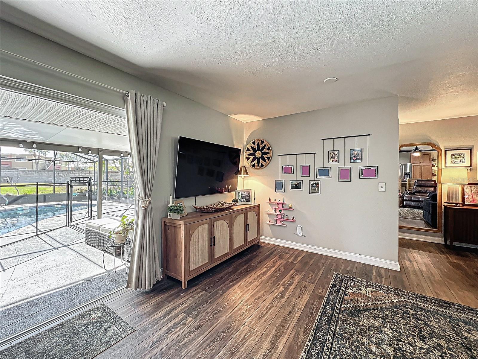 210 CARRIAGE HILL DR