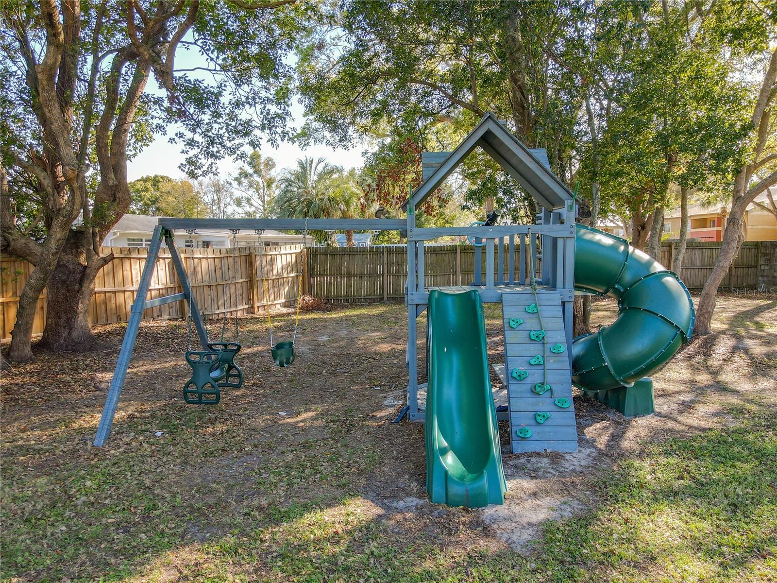 210 CARRIAGE HILL DR