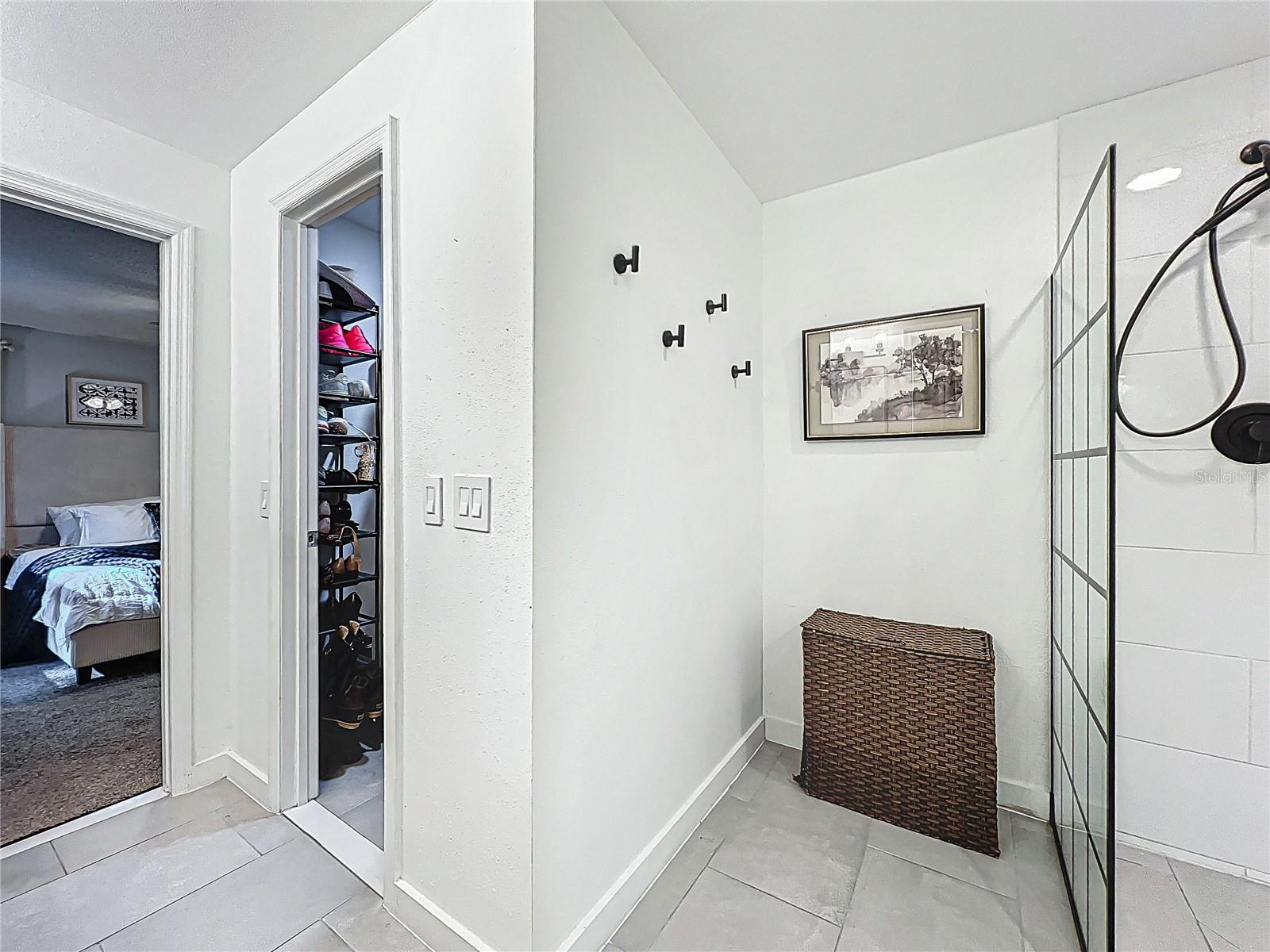 210 CARRIAGE HILL DR