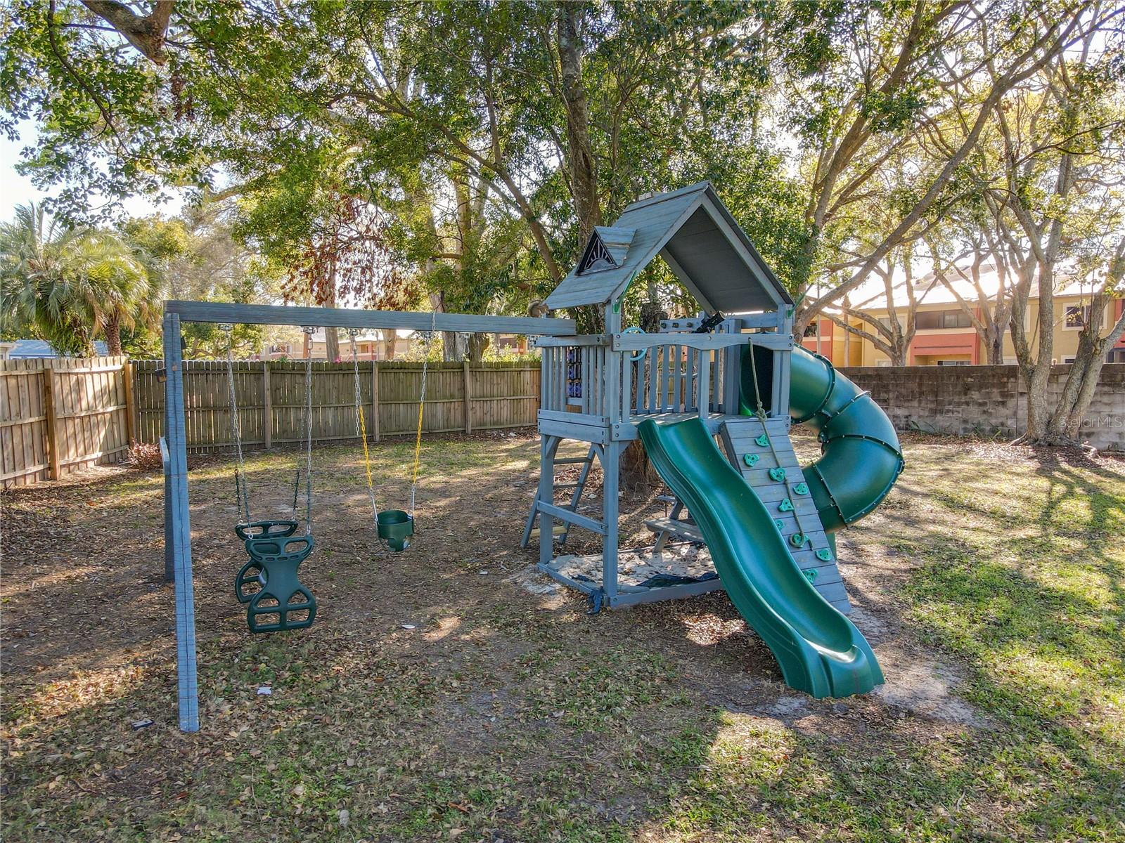 210 CARRIAGE HILL DR