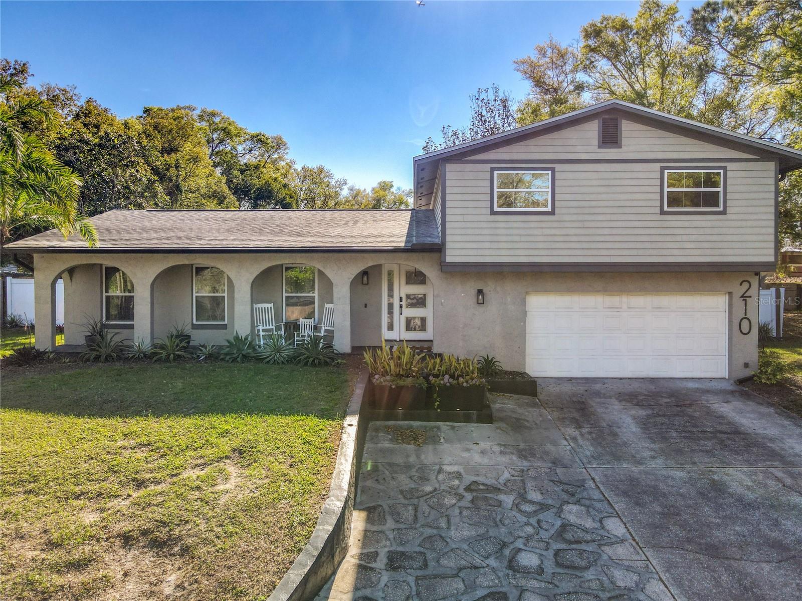 210 CARRIAGE HILL DR