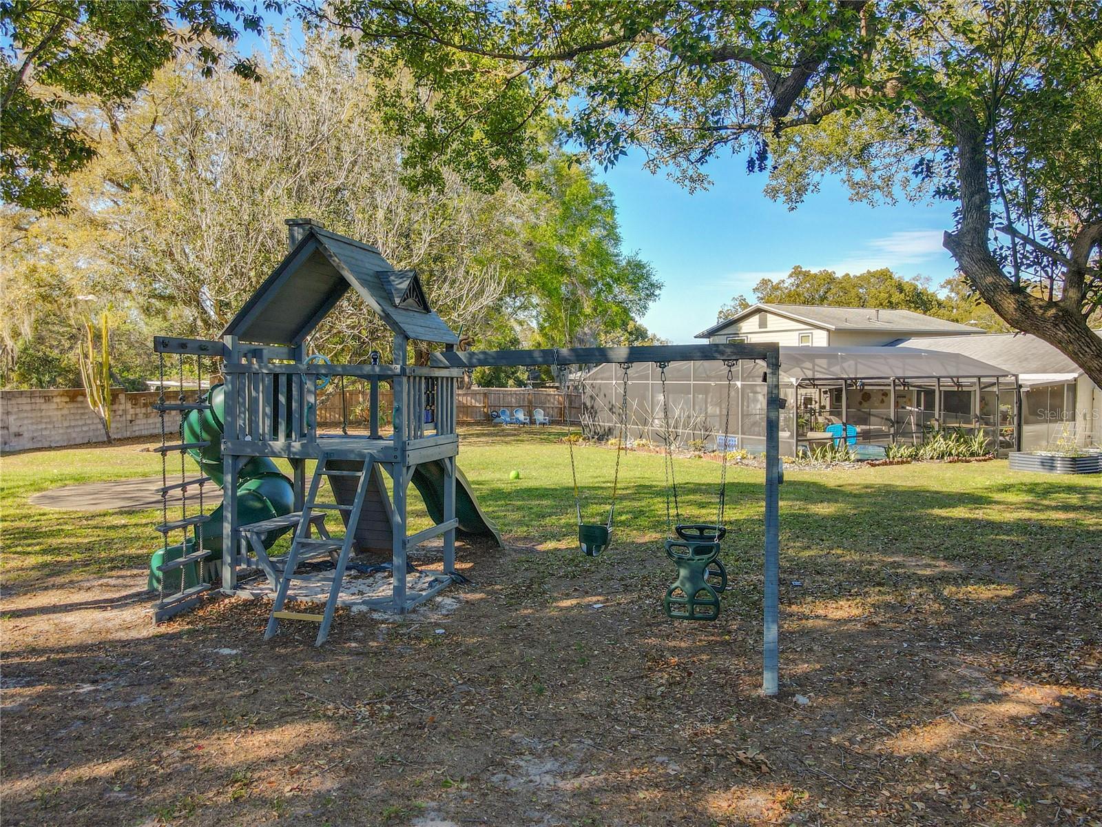 210 CARRIAGE HILL DR