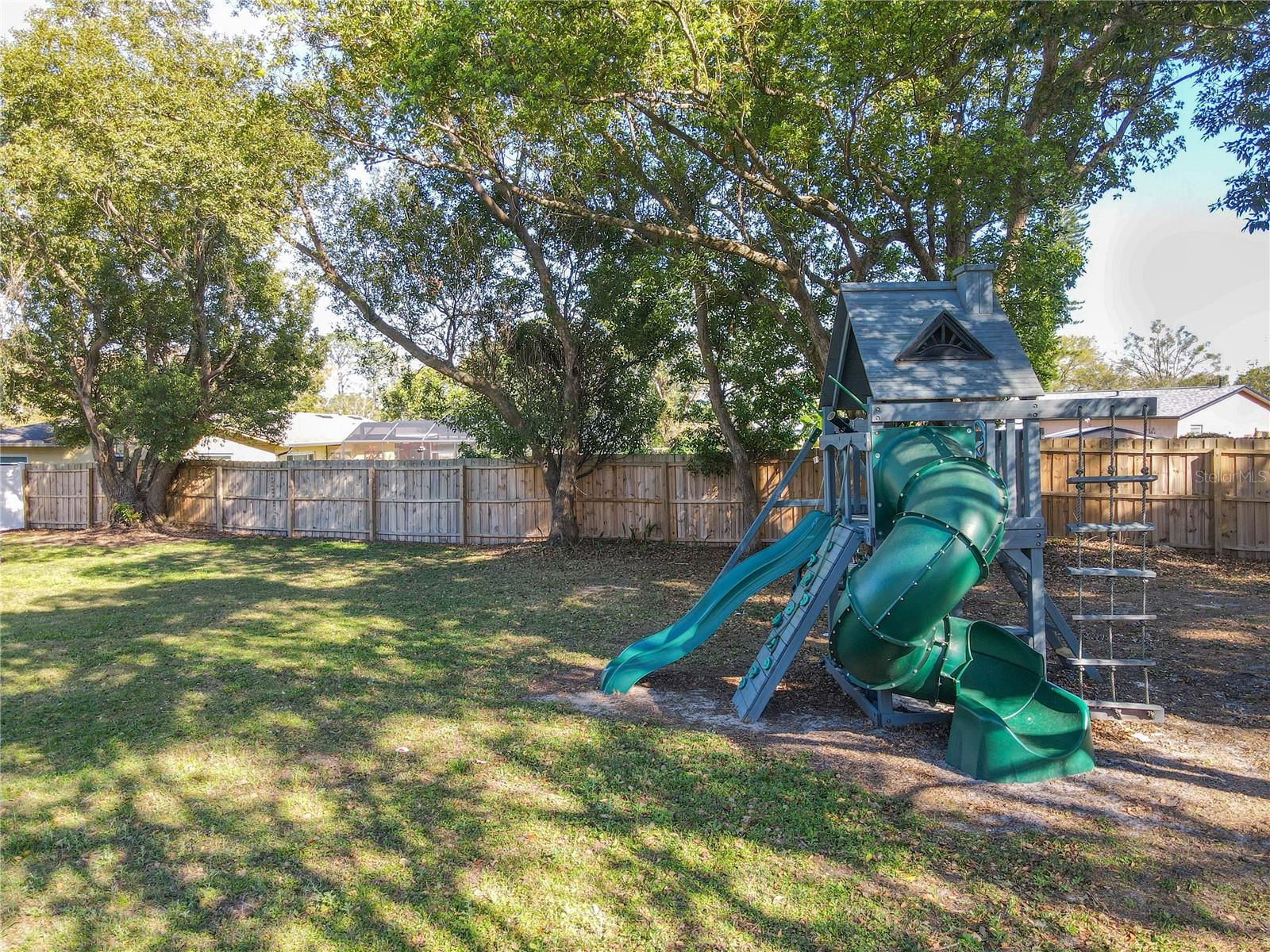 210 CARRIAGE HILL DR