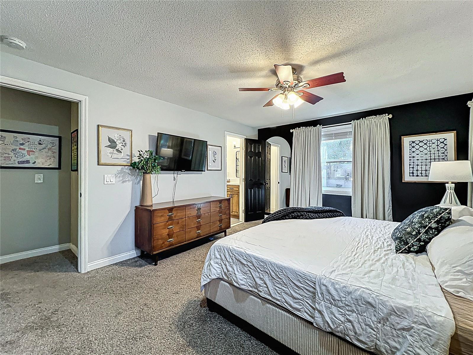 210 CARRIAGE HILL DR