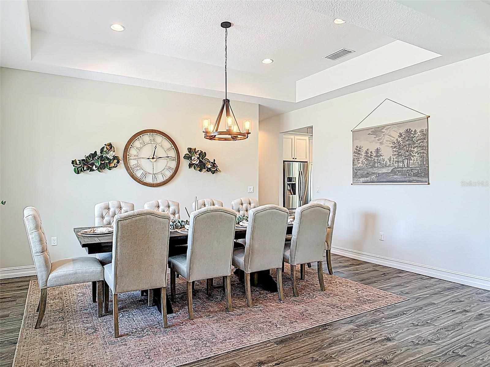 1271 THOROUGHBRED TRL