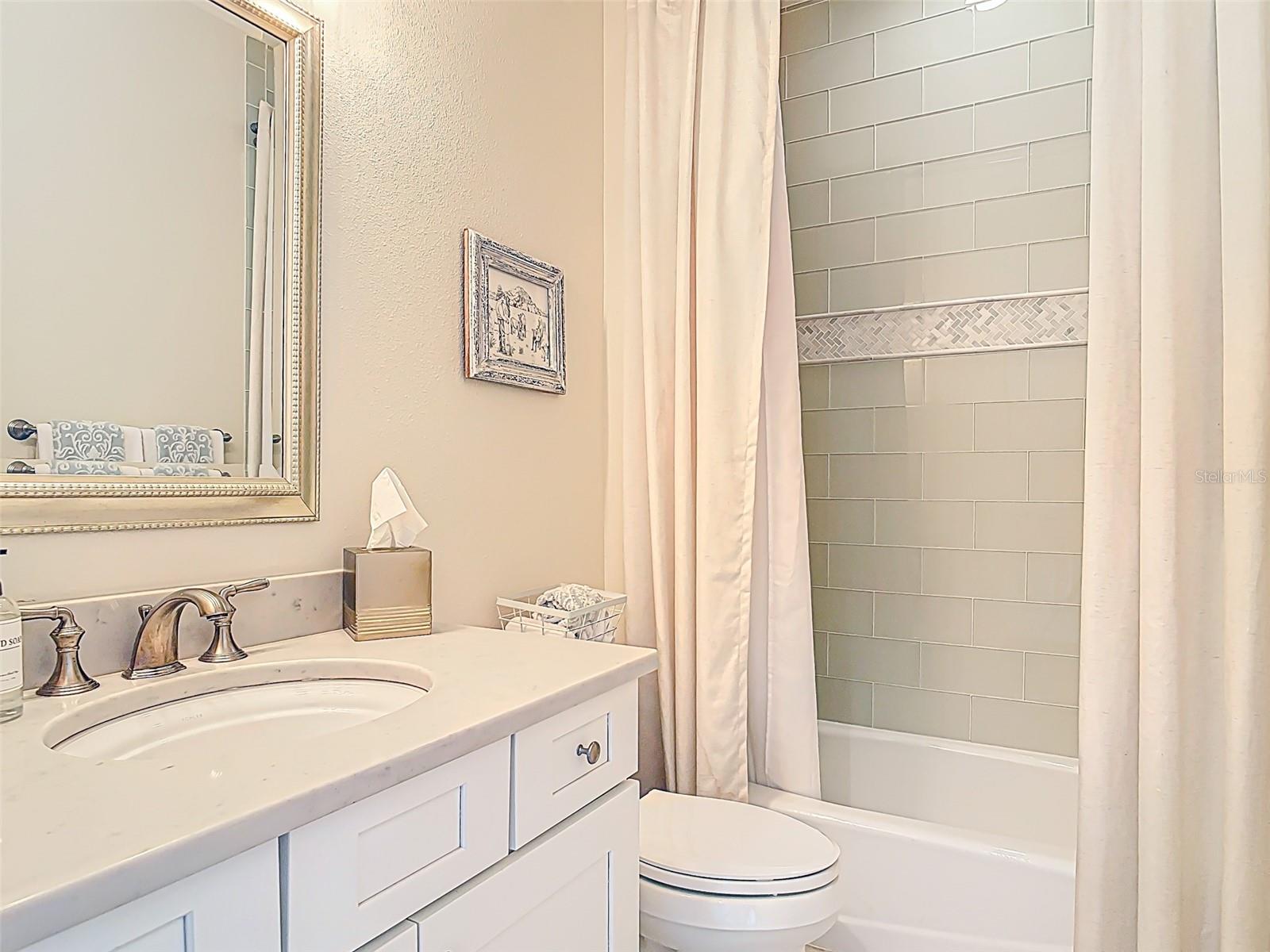 1271 THOROUGHBRED TRL