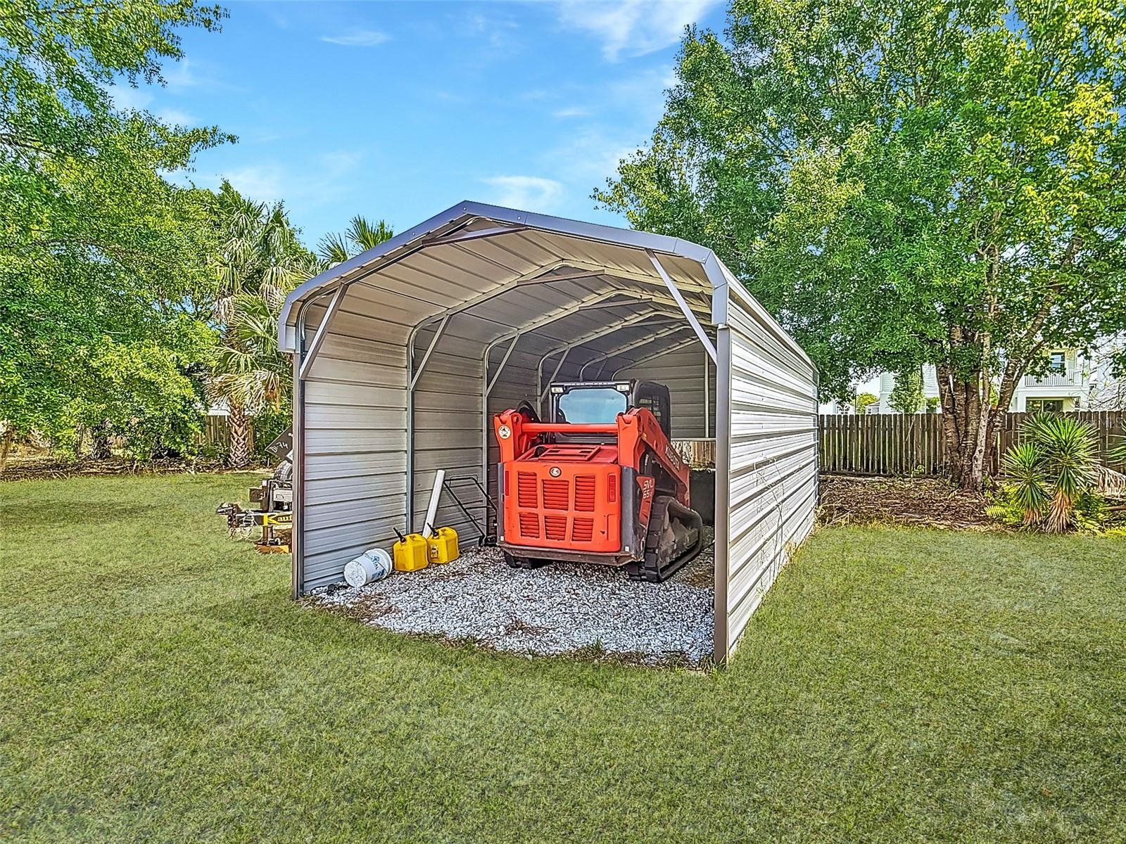 1271 THOROUGHBRED TRL