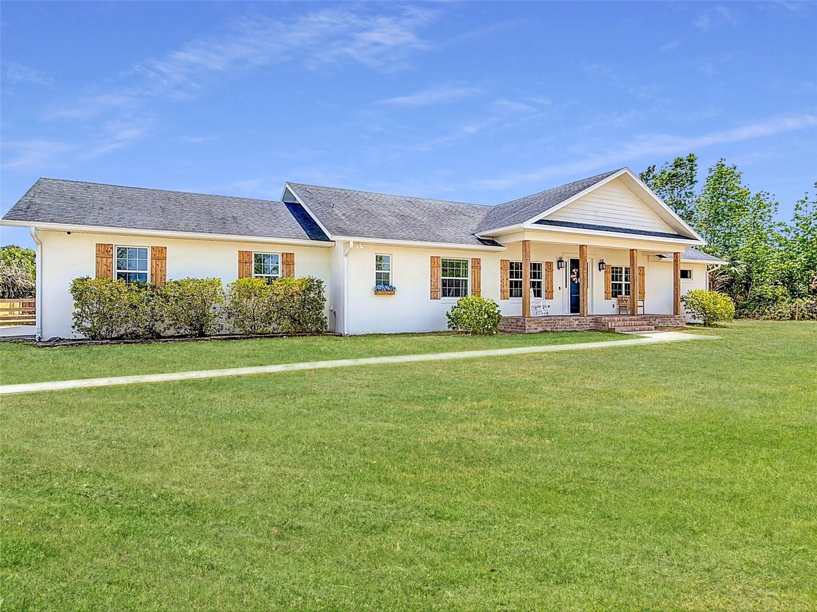 1271 THOROUGHBRED TRL