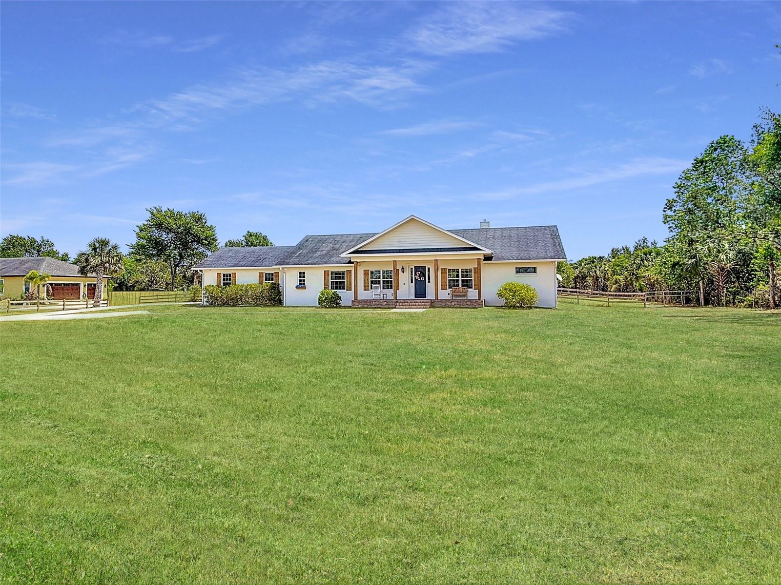 1271 THOROUGHBRED TRL