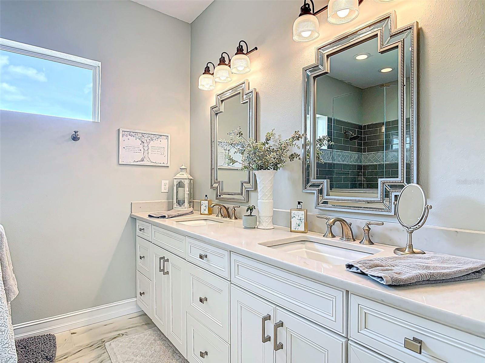 1271 THOROUGHBRED TRL