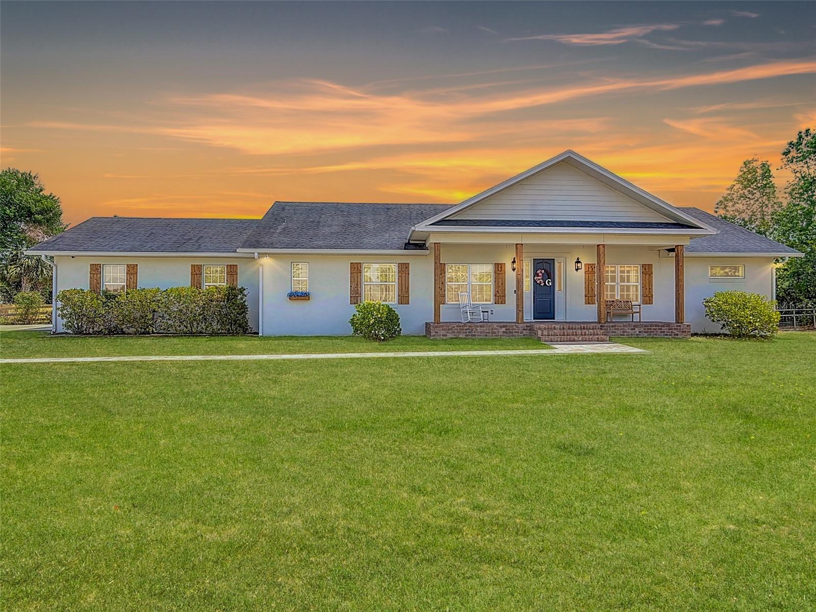 1271 THOROUGHBRED TRL