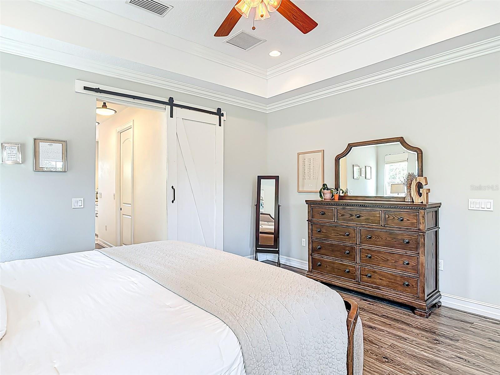 1271 THOROUGHBRED TRL