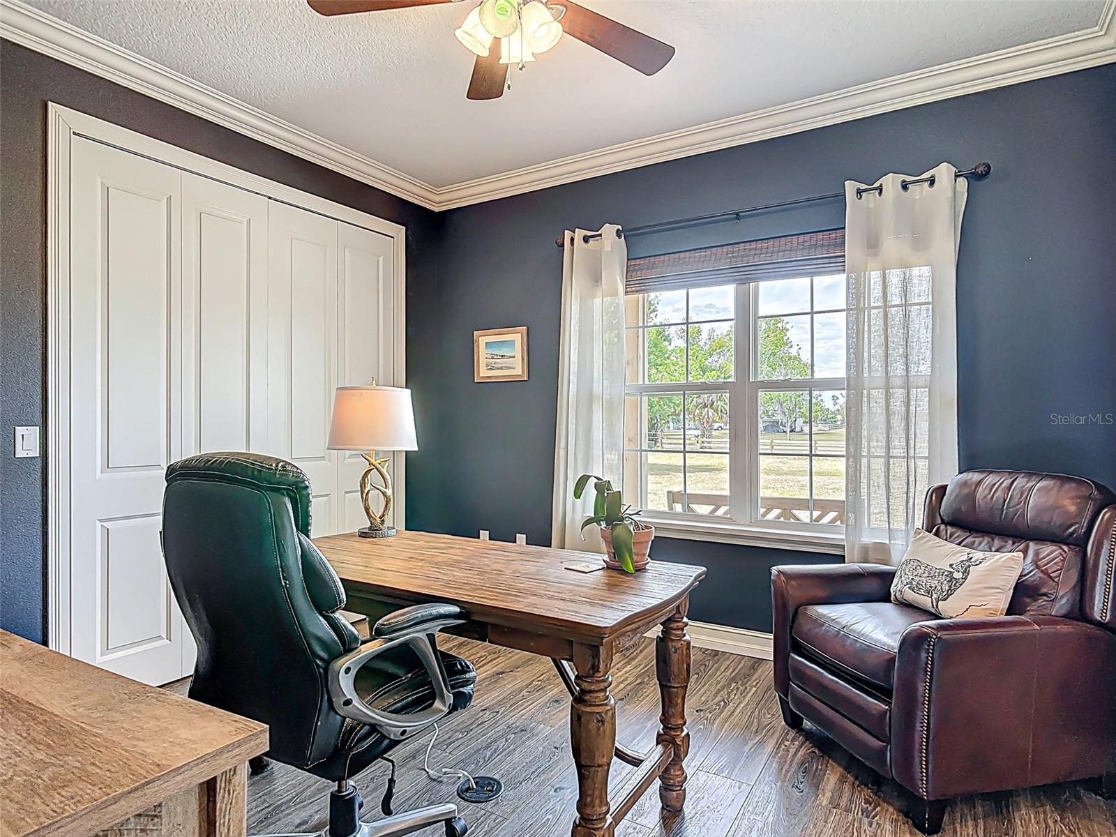 1271 THOROUGHBRED TRL