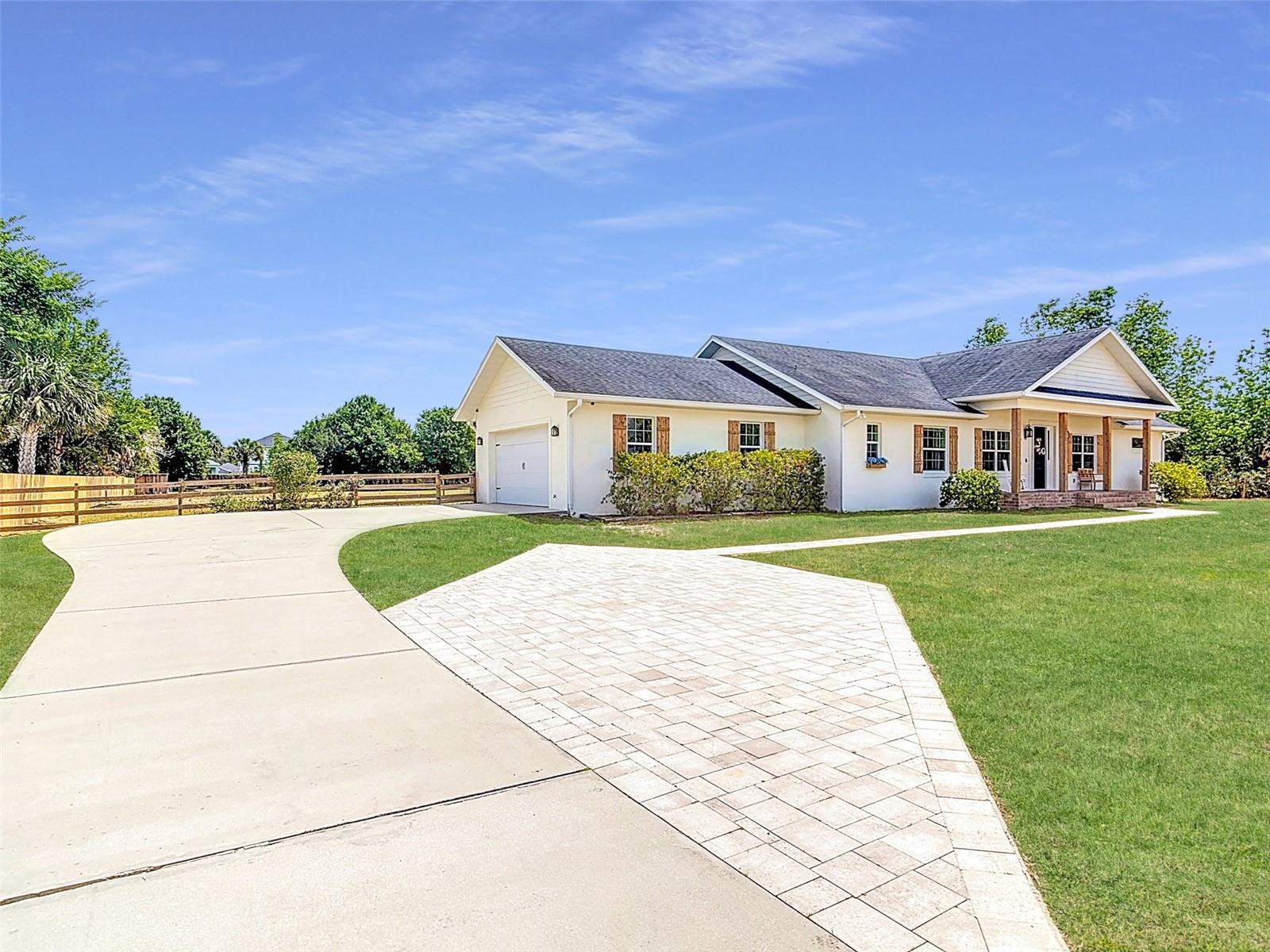 1271 THOROUGHBRED TRL