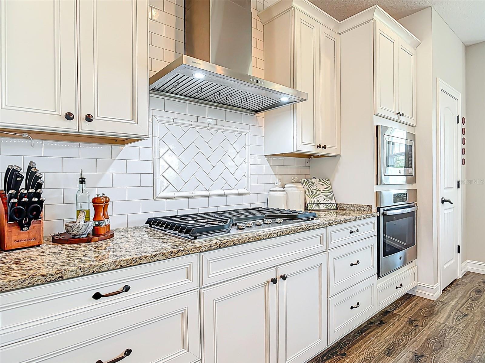 1271 THOROUGHBRED TRL