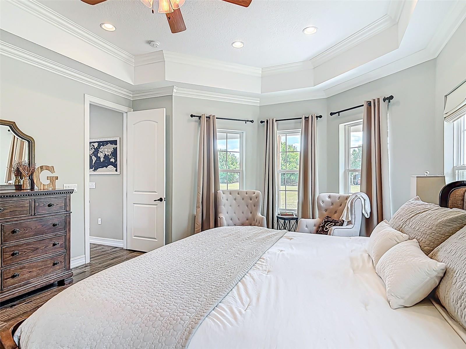 1271 THOROUGHBRED TRL