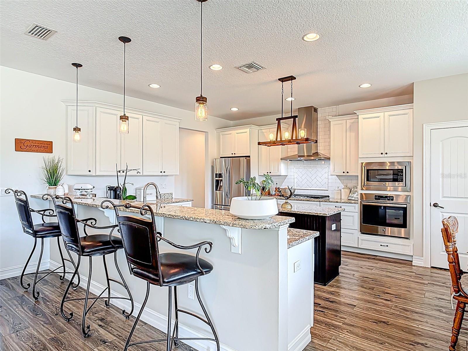 1271 THOROUGHBRED TRL