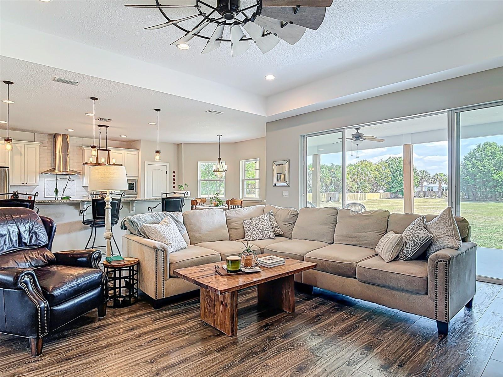 1271 THOROUGHBRED TRL