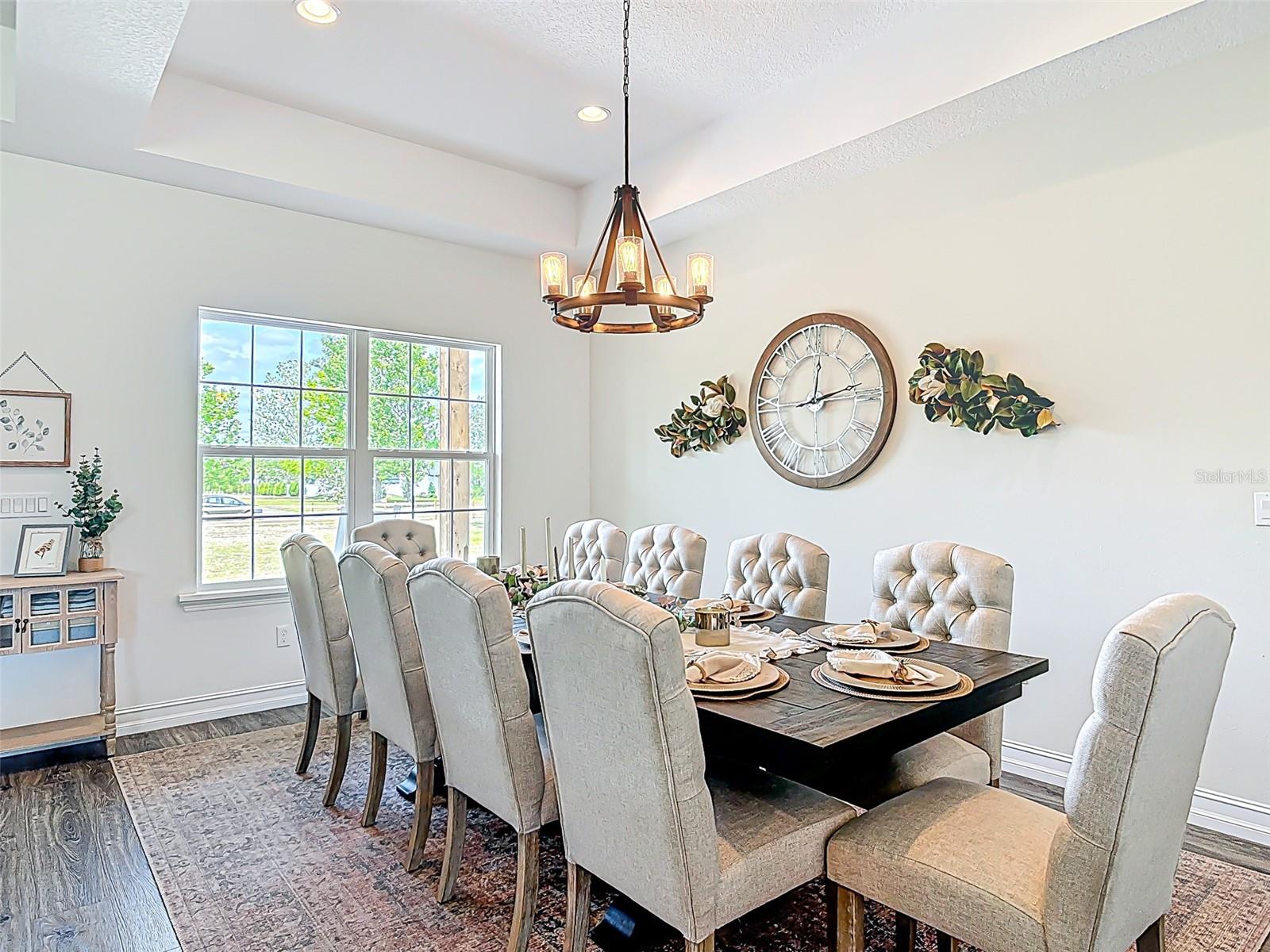 1271 THOROUGHBRED TRL