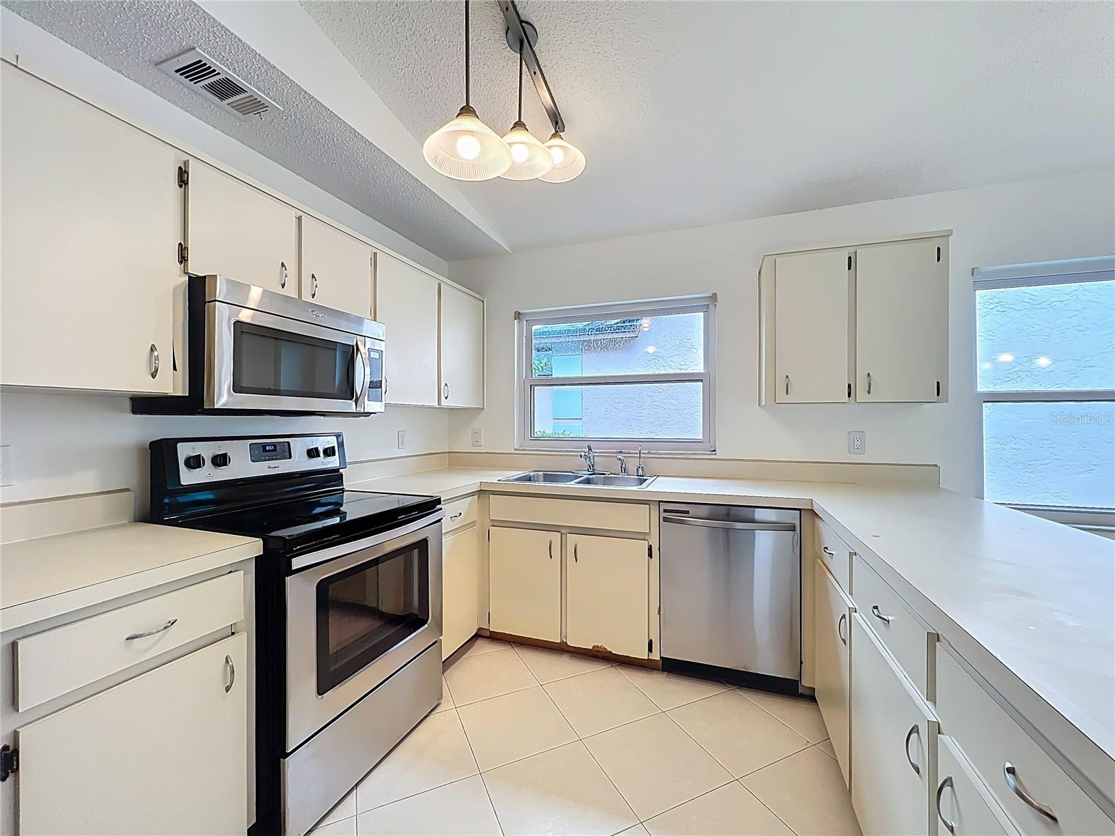 4061 BUGLERS REST PL