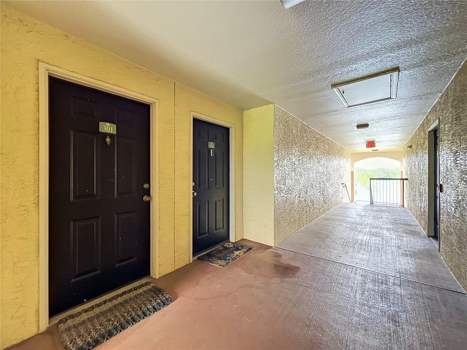 1909 SUMMER CLUB DR #301