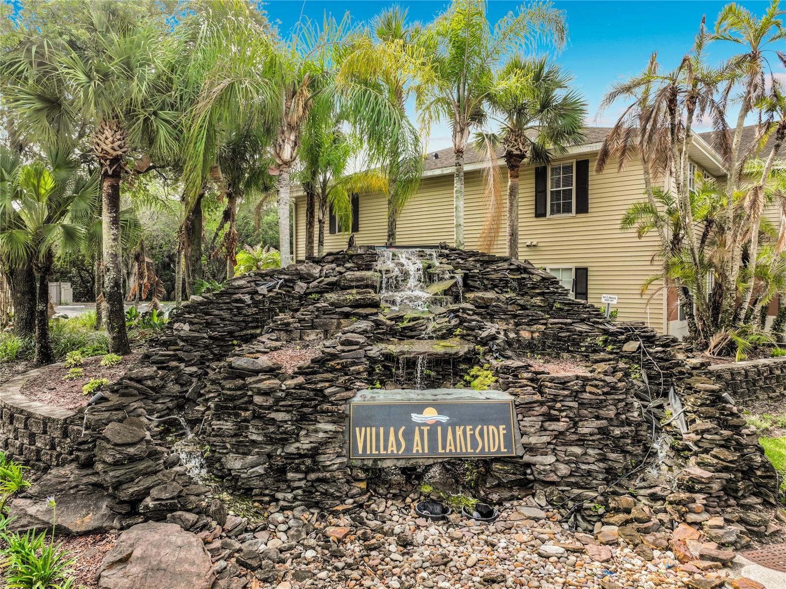 1909 SUMMER CLUB DR #301
