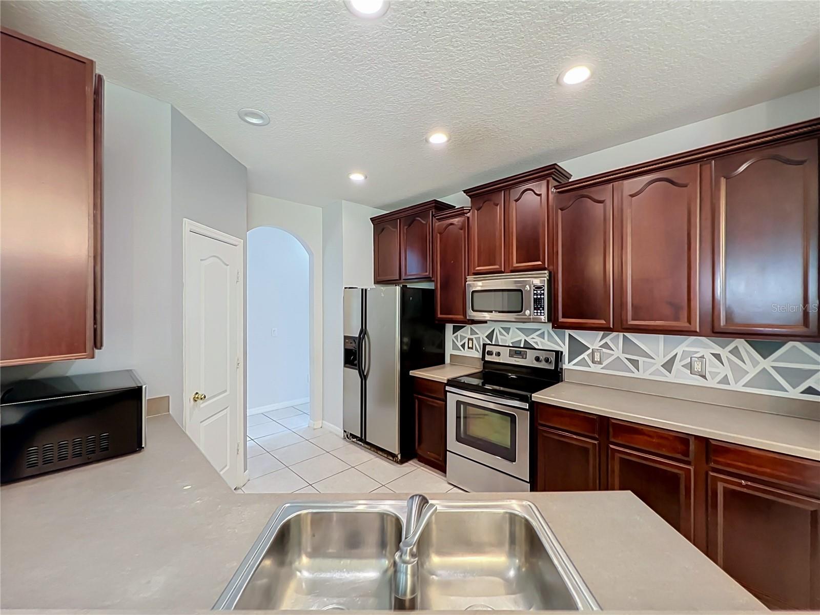 235 MAGNOLIA PARK TRL