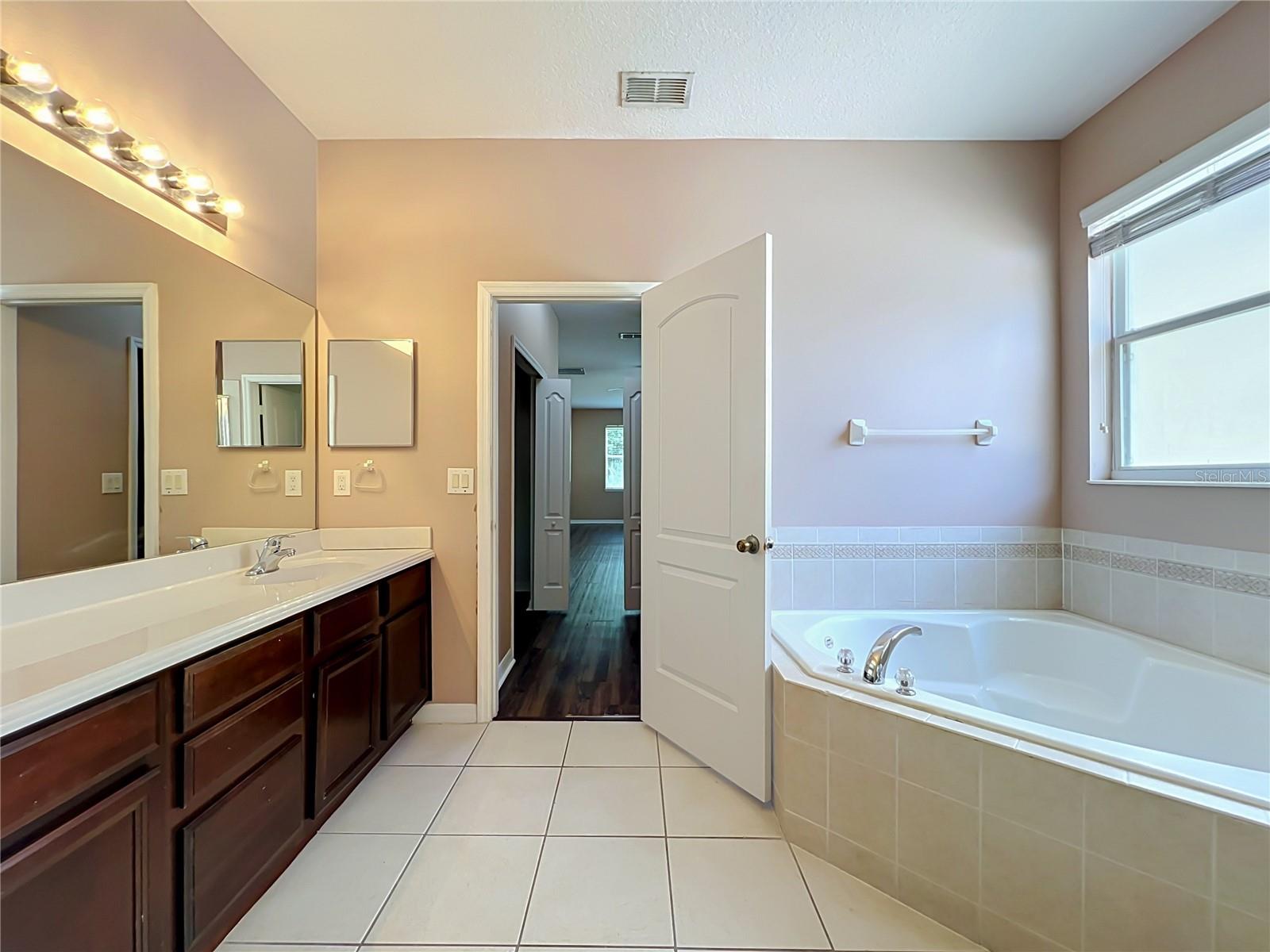 235 MAGNOLIA PARK TRL