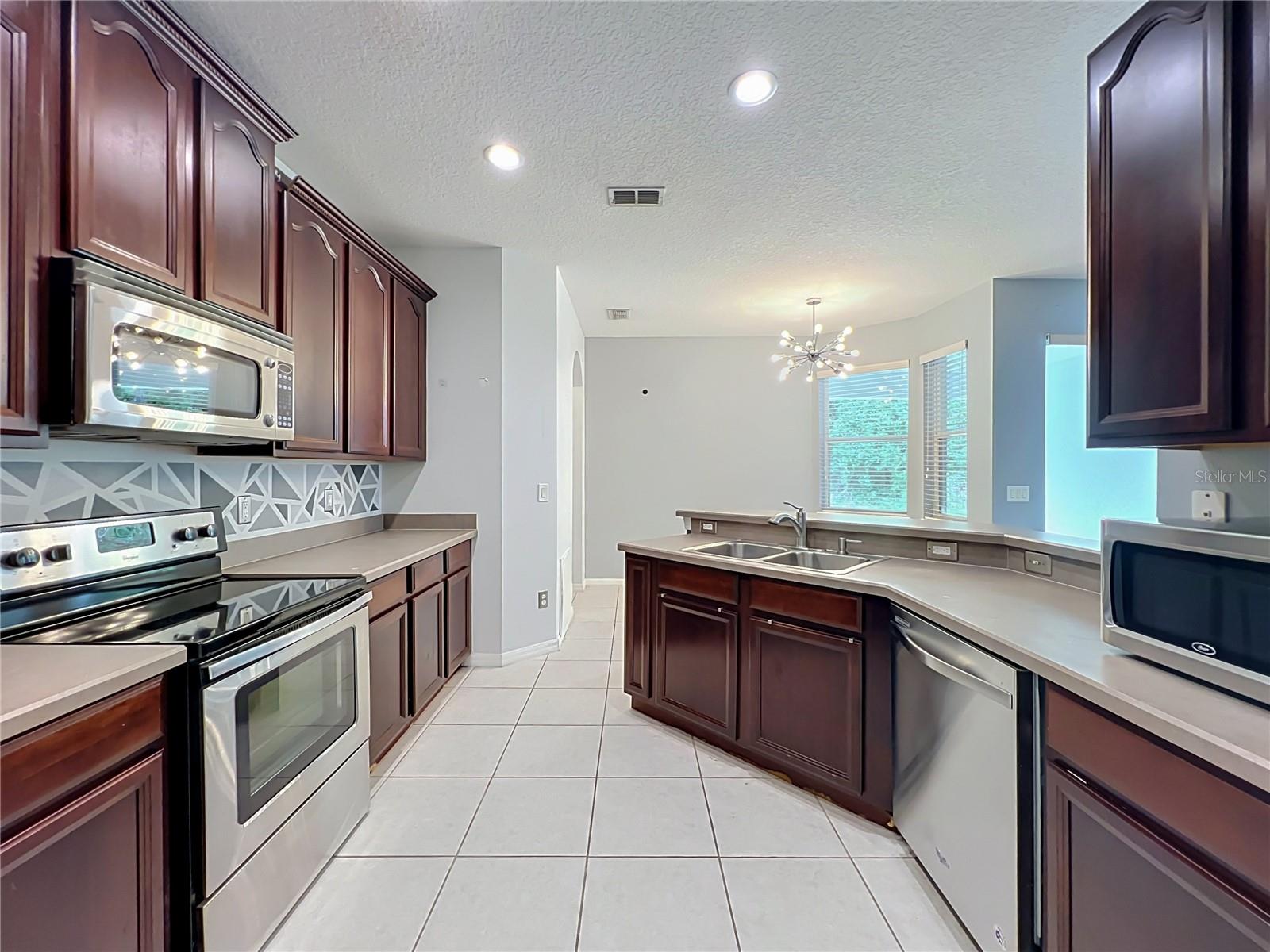 235 MAGNOLIA PARK TRL