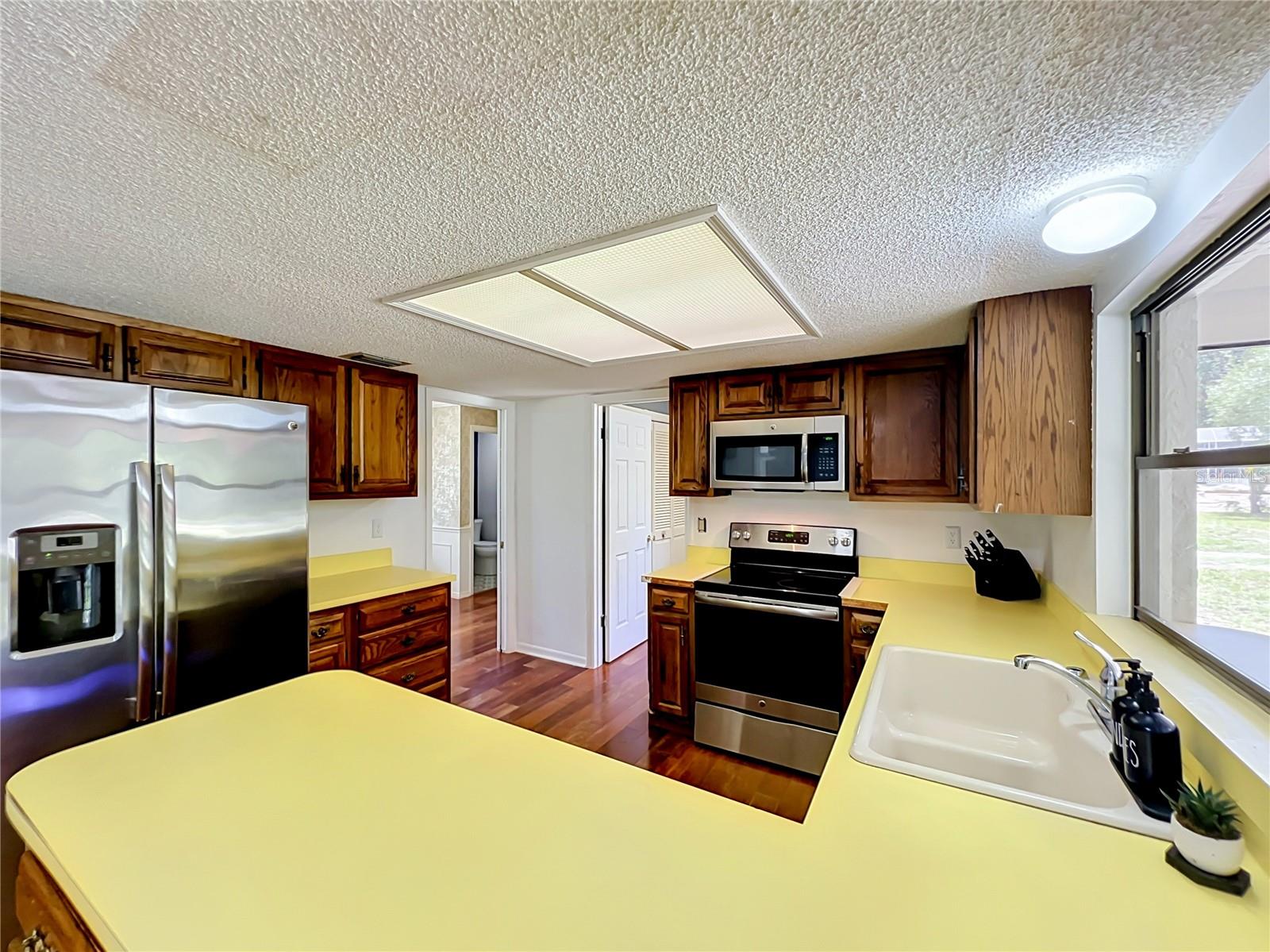 975 DYSON DR