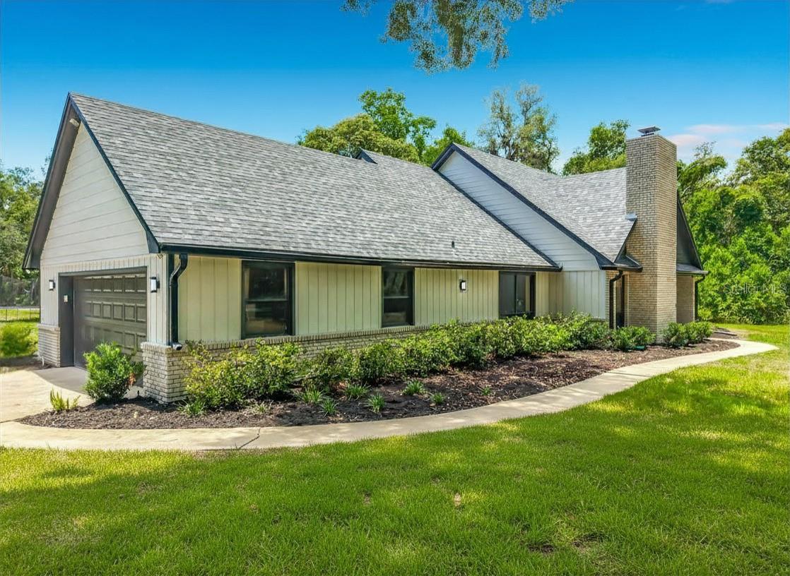 975 DYSON DR