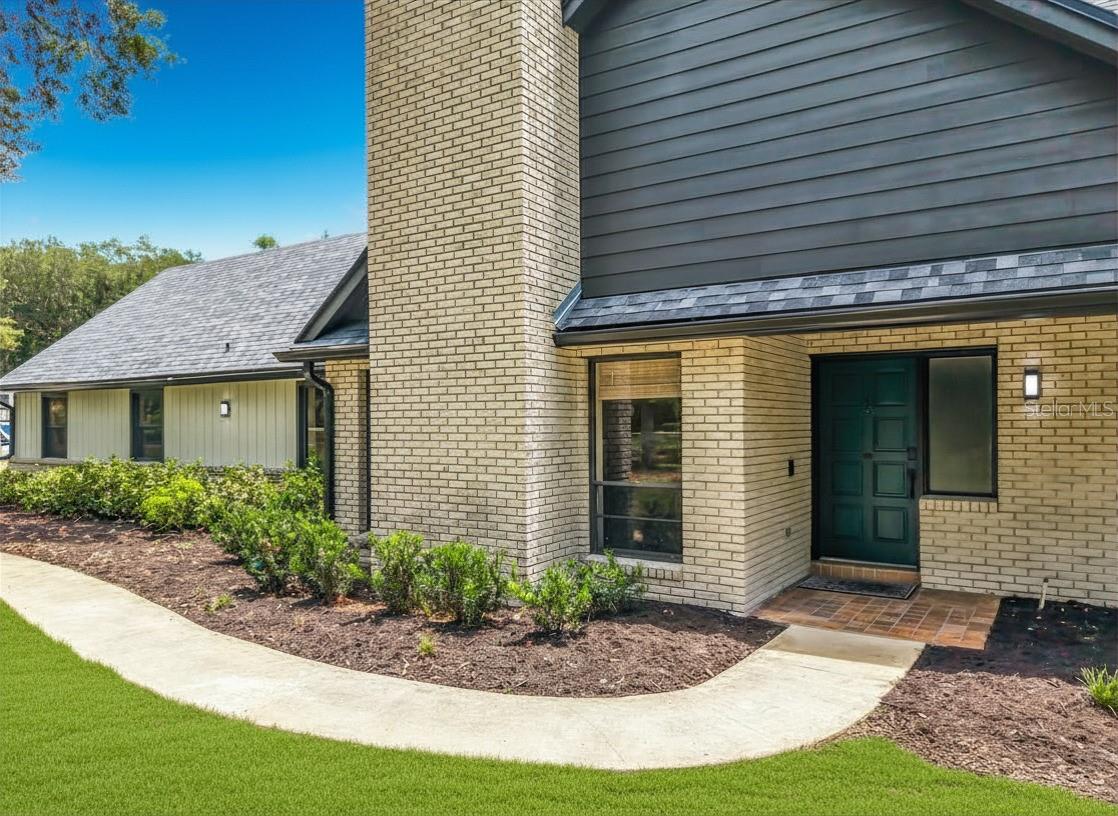 975 DYSON DR