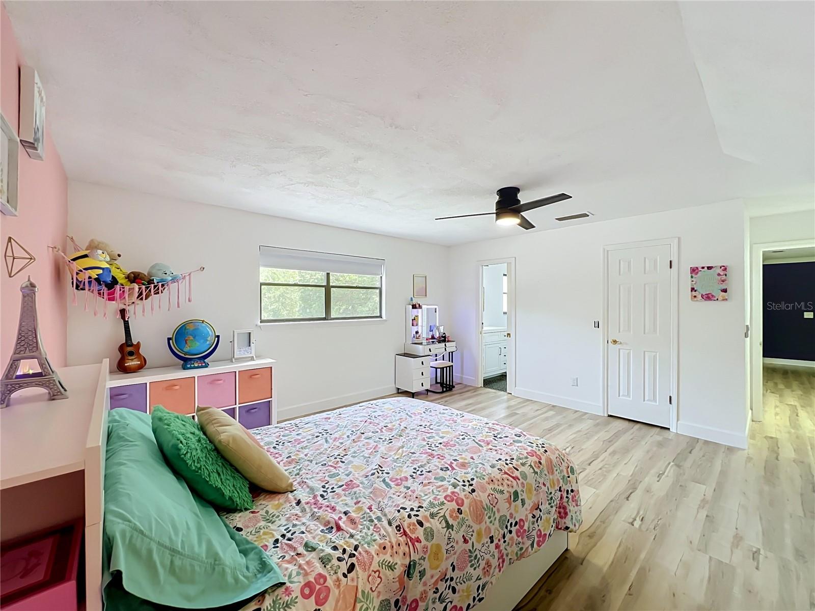 975 DYSON DR