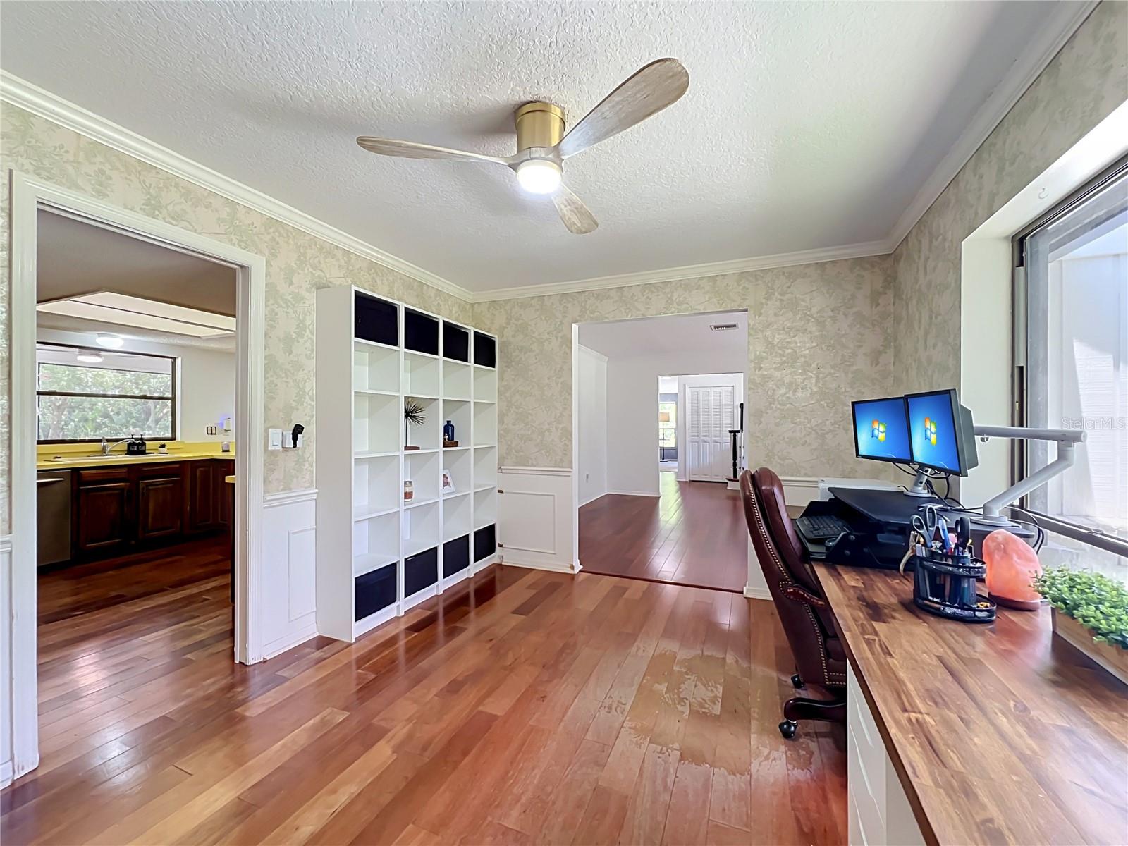 975 DYSON DR