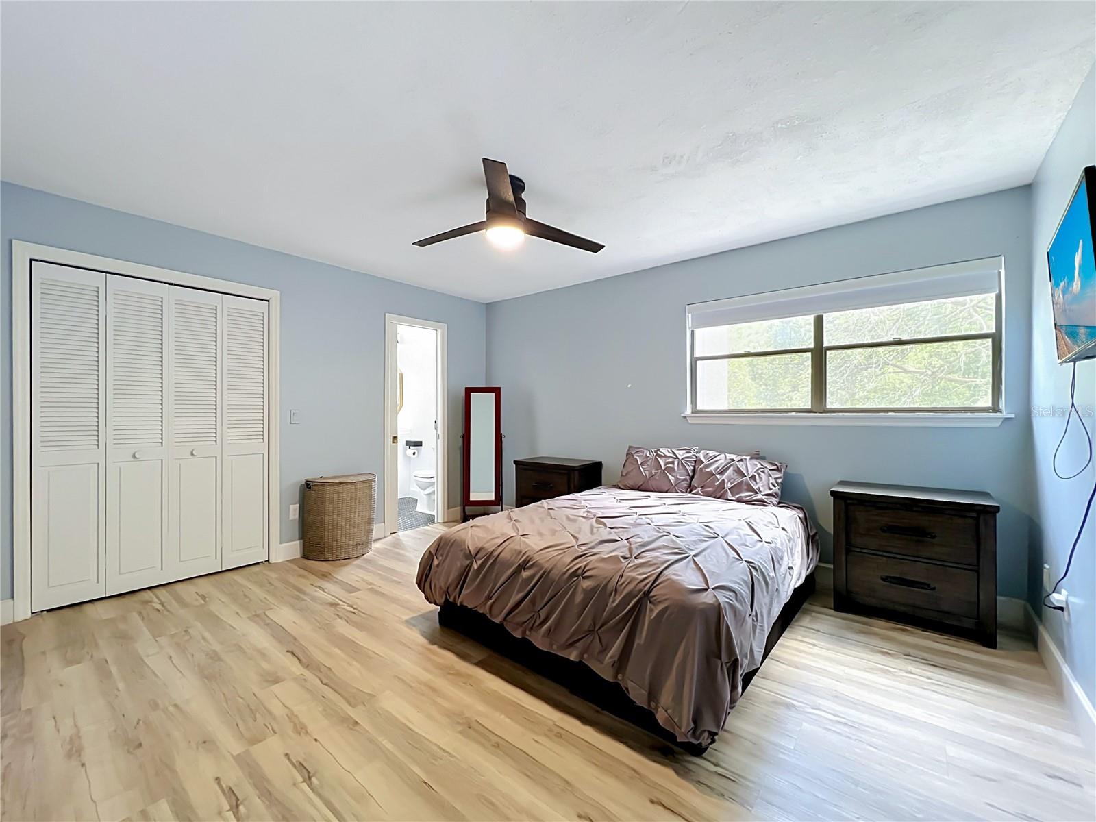 975 DYSON DR